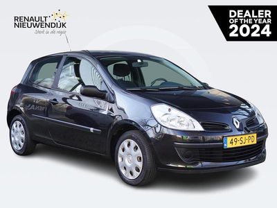 Zwart Occasion 2006 Renault Clio II Authentique Hatchback | € 4.395 (Eerlijke prijs)