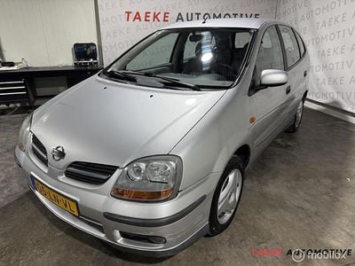 Nissan Almera Tino
