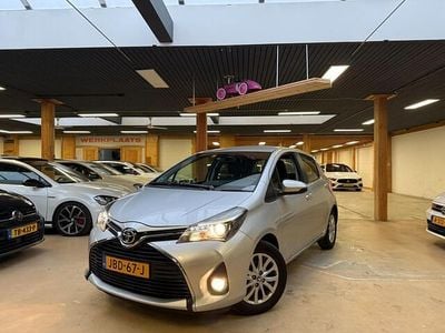Occasion Toyota Yaris Comfort 99 PK (72 kW) 2014 Grijs Hatchback