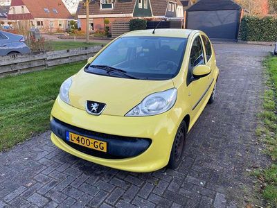 Occasion Peugeot 107 68 PK (50 kW) 2005 Geel Hatchback