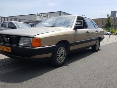 Bruin Gebruikt 1985 Audi 100 Sedan | € 2.900