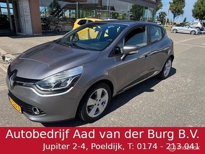 Grijs Gebruikt 2015 Renault Clio IV Dynamique Hatchback | € 9.950 (Eerlijke prijs)