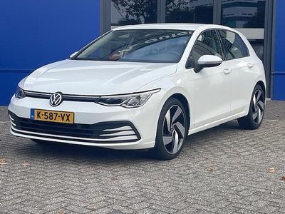 Wit Gebruikt 2021 VW Golf VIII Life Hatchback | € 18.500 (Eerlijke prijs)