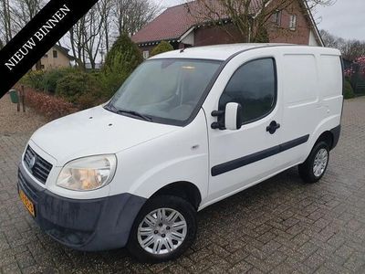 tweedehands Fiat Doblò Cargo 1.6i 103pk Benzine met Zijdeur en Trekhaak !