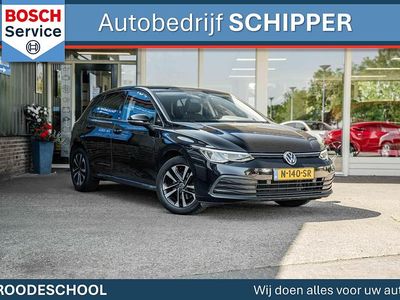 Zwart Gebruikt 2021 VW Golf VIII Life Hatchback | € 17.950 (Eerlijke prijs)