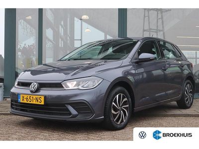 Grijs Gebruikt 2024 VW Polo Life Hatchback | € 22.395 (Eerlijke prijs)