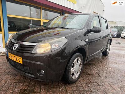Zwart (metallic) Occasion 2010 Dacia Sandero Hatchback | € 2.250 (Eerlijke prijs)