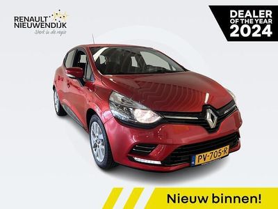 Rouge flamme nnp Occasion 2017 Renault Clio IV Zen Hatchback | € 9.900 (Iets duurder)