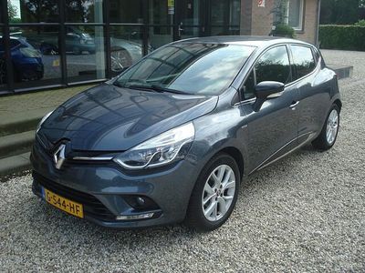 Grijs (metallic) Occasion 2019 Renault Clio IV LIMITED Hatchback | € 8.950 (Eerlijke prijs)