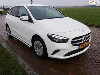 Wit Occasion 2022 Mercedes 200 MPV | € 9.499