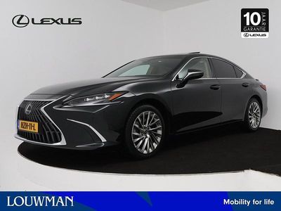 Zwart metallic Gebruikt 2025 Lexus ES300H President Line Sedan | € 69.950