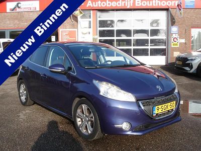 Blauw Occasion 2013 Peugeot 208 Allure Hatchback | € 5.750 (Goede deal)