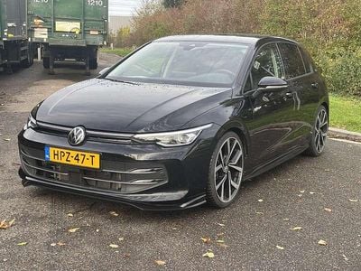 Zwart Occasion 2024 VW Golf VIII Edition Stationwagen | € 28.500 (Goede deal)