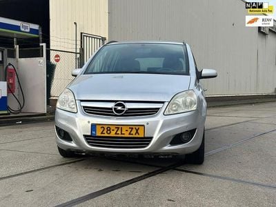 Grijs Gebruikt 2008 Opel Zafira MPV | € 1.850 (Goede deal)