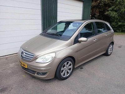 Mercedes B200