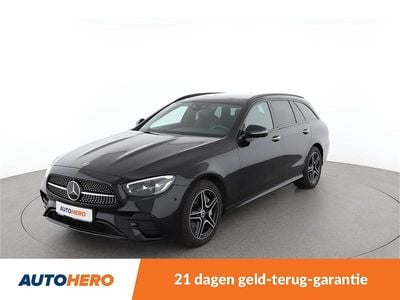 Zwart (metallic) Gebruikt 2022 Mercedes E300 AMG line Stationwagen | € 34.749 (Super prijs)