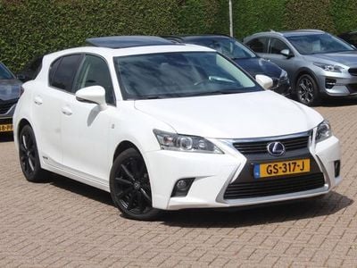 Lexus CT200h