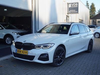 Wit Gebruikt 2021 BMW 330 M Sport Stationwagen | € 30.790 (Goede deal)