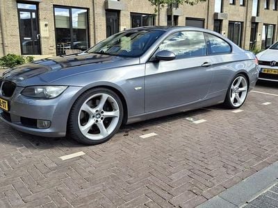 Zilver Gebruikt 2006 BMW 335 Coupé | € 10.950 (Eerlijke prijs)