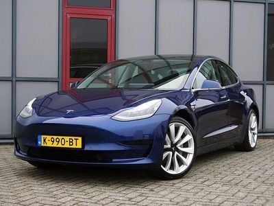 Blauw (metallic) Occasion 2020 Tesla Model 3 Standard Range Sedan | € 21.400 (Eerlijke prijs)