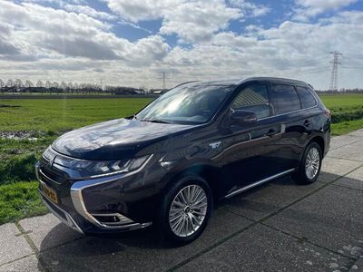 tweedehands Mitsubishi Outlander 2.4 PHEV Instyle, Schuifdak, Exclusief leder pakket, Stoelverwarming