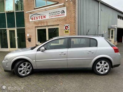 tweedehands Opel Signum 2.2-16V Sport. Garantie !!