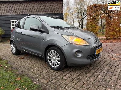 Grijs (metallic) Occasion 2010 Ford Ka Titanium Hatchback | € 3.799 (Eerlijke prijs)