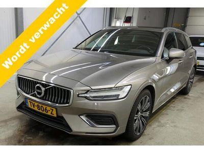 tweedehands Volvo V60 2.0 D4 190 pk Inscription Trekhaak Panoramadak Navigatie Camera DAB Carplay Leer Stoelverwarming Stuurverwarming Parkeersensoren Led Koplampen Extra Getint Glas Voorruitverwarming NL Auto 1e Eigenaar BTW