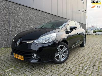 Zwart Occasion 2015 Renault Clio IV Night&Day Hatchback | € 7.950 (Eerlijke prijs)