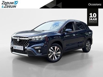 Prijs is incl. metalic lak sphere blue pearl (blauw metallic) Nieuw 2025 Suzuki SX4 S-Cross Style SUV | € 34.250 (Eerlijke prijs)