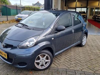 tweedehands Toyota Aygo 1.0-12V Comfort*5 Drs*AIRCO*Stuurbekrachtiging*Metalic*ABS*Sport Velgen*CD*Nette auto