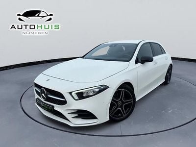 Wit Occasion 2022 Mercedes A200 AMG line Hatchback | € 29.745 (Eerlijke prijs)