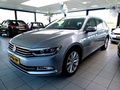 Grijs Gebruikt 2019 VW Passat Highline Stationwagen | € 15.950 (Goede deal)