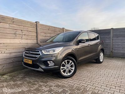 Grijs Occasion 2018 Ford Kuga Titanium SUV | € 15.750 (Eerlijke prijs)