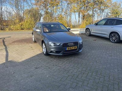 Grijs (metallic) Gebruikt 2013 Audi A4 Business Stationwagen | € 10.444 (Eerlijke prijs)