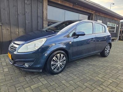 Blauw (metallic) Occasion 2011 Opel Corsa Cosmo Hatchback | € 1.495 (Eerlijke prijs)