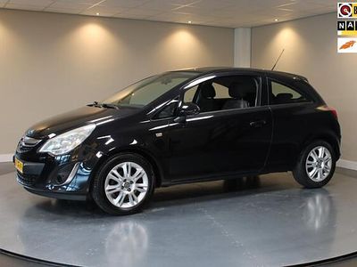 Zwart (metallic) Occasion 2011 Opel Corsa Edition Hatchback | € 4.240 (Eerlijke prijs)