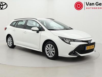 Wit Gebruikt 2024 Toyota Corolla Business Edition Stationwagen | € 28.999 (Eerlijke prijs)