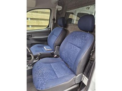 Wit Occasion 2006 Peugeot Partner MPV | € 2.699 (Duur)