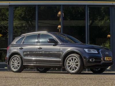 Grijs, metallic lak Gebruikt 2016 Audi Q5 Sport SUV | € 21.500 (Eerlijke prijs)
