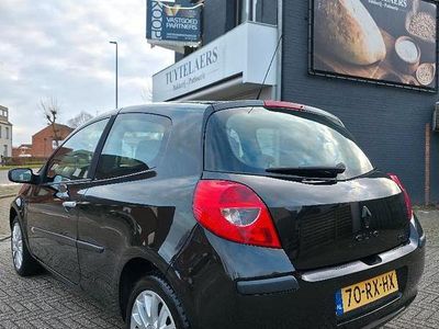 Gebruikt 2005 Renault Clio II Dynamique | € 1.950 (Eerlijke prijs)