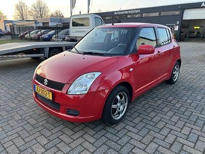 Rood Occasion 2006 Suzuki Swift Hatchback | € 2.450 (Eerlijke prijs)