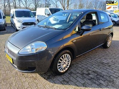 Grijs (metallic) Occasion 2008 Fiat Grande Punto Active Hatchback | € 1.950 (Eerlijke prijs)