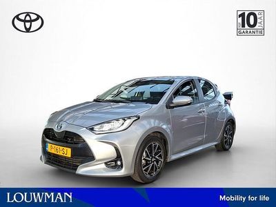 Grijs metallic Occasion 2022 Toyota Yaris Hatchback | € 21.445 (Eerlijke prijs)