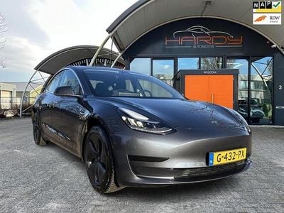 Grijs Occasion 2019 Tesla Model 3 Standard Range Sedan | € 17.480 (Eerlijke prijs)