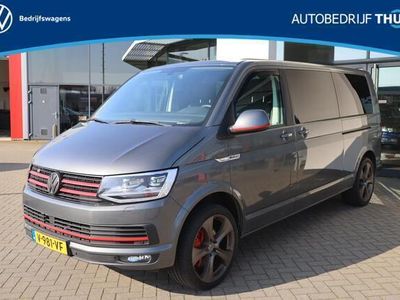 tweedehands VW Transporter 2.0 TDI L2H1 DC Highline 150KW/204PK DSG, LED, acc, adaptieve cruise control, navigatie, voorruit verwarming, pdc voor en achter, lederen stuurwiel multifunctioneel, stoelverwarming, lederen bekleding, 2 x schuifdeur, glaslook panel