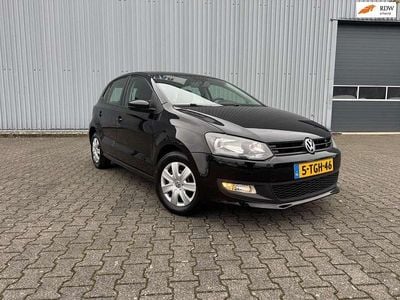 Zwart (metallic) Occasion 2013 VW Polo Trendline Hatchback | € 6.995 (Goede deal)