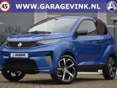Blauw Nieuw 2025 Aixam e-Crossover | € 19.639