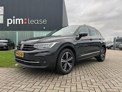 Grijs Occasion 2021 VW Tiguan Elegance SUV | € 21.950 (Super prijs)