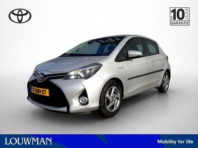 Grijs Occasion 2017 Toyota Yaris Hybrid Limited Hatchback | € 13.950 (Eerlijke prijs)